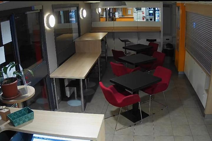 Enzo Hotel 1Er Prix Coudes Kültér fotó